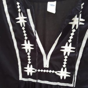 SALE EUC Old Navy Embroidered Black Boho Dress S
